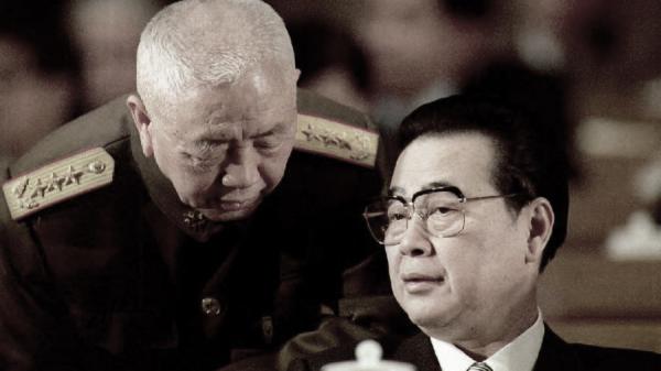 1993年3月,李鹏和刘华清。(图片来源:Getty Images)