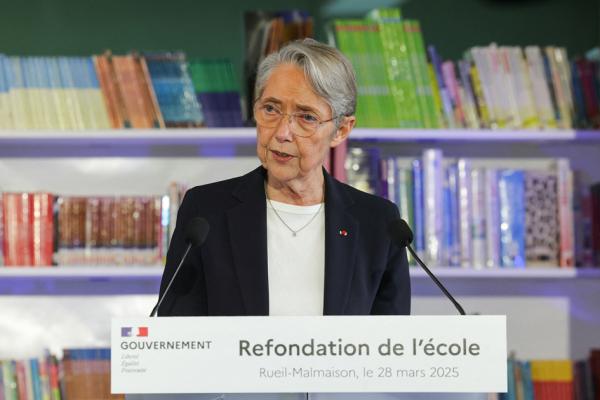 法国教育部长博尔内(Photo by THOMAS SAMSON/AFP via Getty Images)