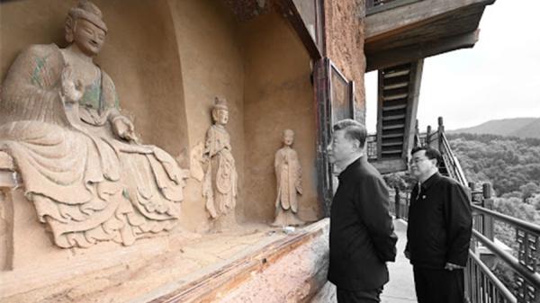 习近平2024年在麦积山求佛(第44窟的“主佛原型”乙弗氏)(图片来源:网络截图)