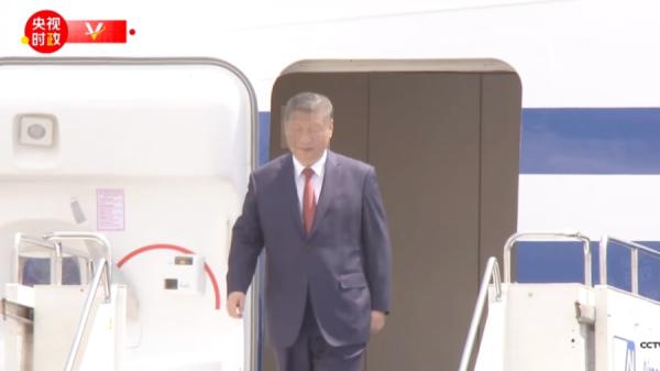 6月16日,习近平抵达哈萨克斯坦,出席第二届中国-中亚峰会。(视频截图)