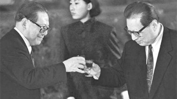 江泽民(左)和乔石(右)。（网络图片）
