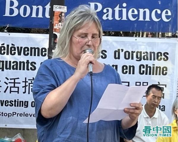 终止中共滥用器官移植国际联盟（ETAC）的法国成员克莉丝蒂娜（Christina）在集会发言。（法国看中国记者站）