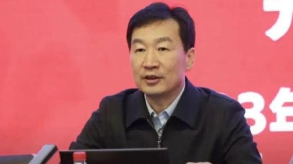 中共官方披露,今年6月被罢免全国人大代表的海军参谋长李汉军,因涉嫌严重违纪违法被罢免代表职务。(视频截图)