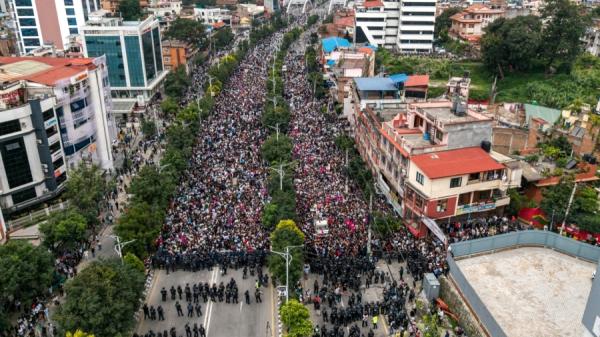 9月8日，尼泊尔示威者聚集在加德满都举行抗议活动。（图片来源：Getty Images）