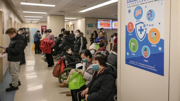 2025年1月有8日，北京一家医院呼吸道科门诊候诊室。（图片来源：Getty Images）