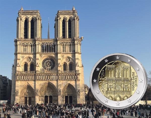 巴黎圣母院（摄影：林莲怡/看中国）和新推出的纪念巴黎圣母院的两欧元硬币