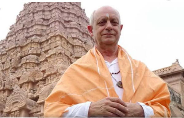 早在一年前,英国灵媒帕克就预言了香港大火。(图片来源:视频截图)