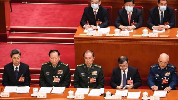 (下由左至右)陈文清、张又侠、何卫东、李树雷、许其亮代表于2023年3月5日在中国北京人民大会堂出席第十四届全国人民代表大会第一次会议开幕。(图片来源:Lintao Zhang/Getty Images)