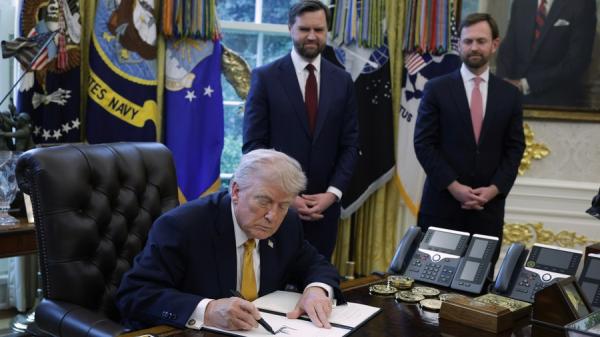 2026年3月16日，川普签行政令，成立“消除欺诈工作组”  （图片来源: Alex Wong/Getty Images)