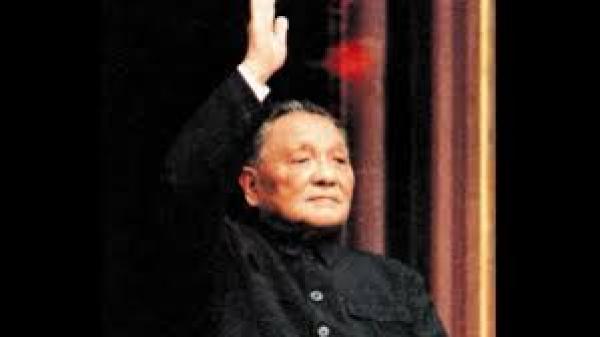 邓小平表面“拨乱反正”，实质维护核心权力架构。。（图片来源： 网络图片） 