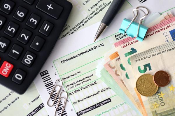 图为德国所得税申报表。(123RF)