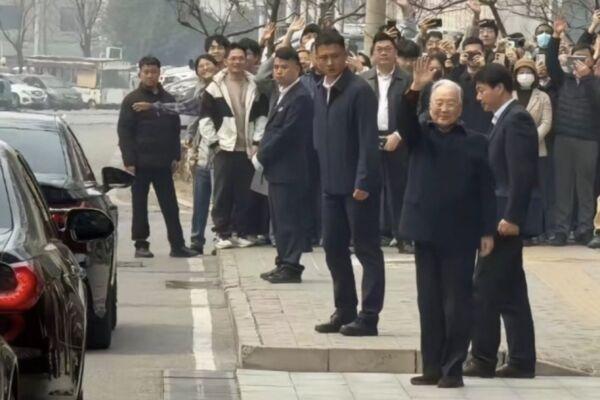  温家宝     （图片来源:  网络图片 ）