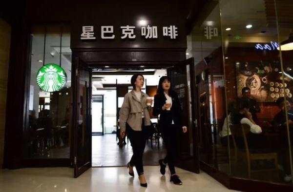 北京一家星巴克（图片来源：WANG ZHAO/AFP via Getty Images)