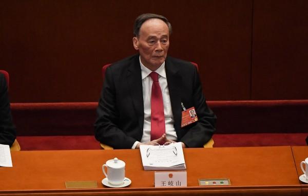 2022年3月5日，中共国家副主席王岐山在北京人民大会堂出席全国人民代表大会开幕会议。（图片来源：Getty Images）