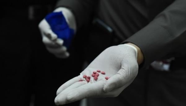 南京一派出所副所长为业绩设局，让6名未成年人先吸毒再抓获（示意图）。（图片来源：Getty Images）