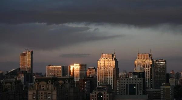 2026年4月27日，夕阳下的北京（图片来源：GREG BAKER / AFP via Getty Images）
