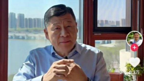 黑龙江牡丹江市一名男子因“长相违规”,其视频遭删除。(视频截图)