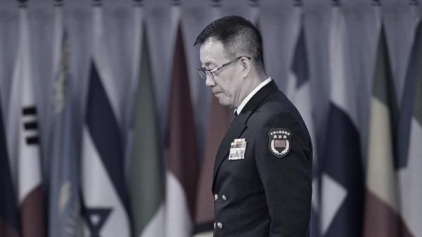 2024年9月13日，国防部长董军在北京国际会议中心举行的第十一届香山论坛开幕式上致词后步行。（Getty Images） 