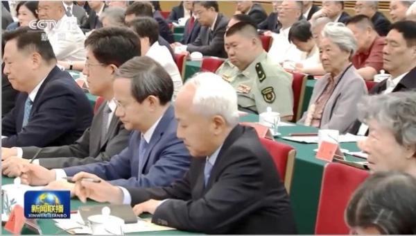 习近平开始对陈云家族翻老帐,图为陈云之子陈元。(图片来源: 合成图 今涛拍暗)