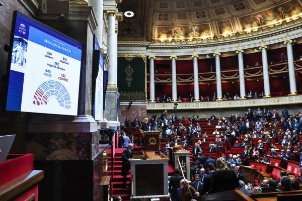 法国国民议会在今年5月对新军事规划法投票表决。(Anne-Christine POUJOULAT / AFP via Getty Images)
