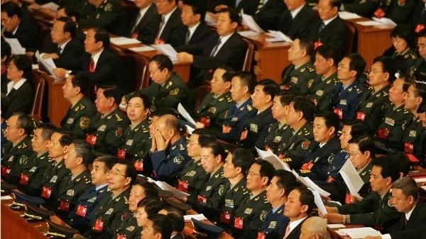 2007年10月21日，在北京人民大会堂举行中共第十七次中共党代会，图中是出席会议的中共军事代表们。(图片来源：FREDERIC J.BROWN/AFP via Getty Images)
