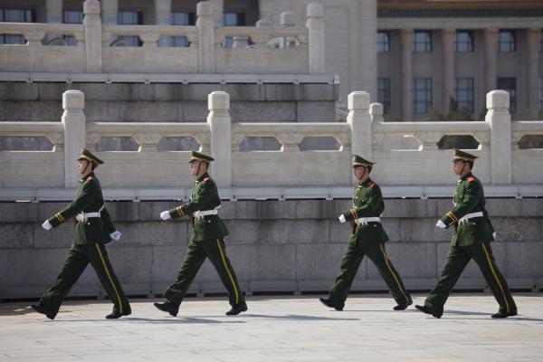 在北京天安门执勤的军警(Tim Graham/Getty Images)