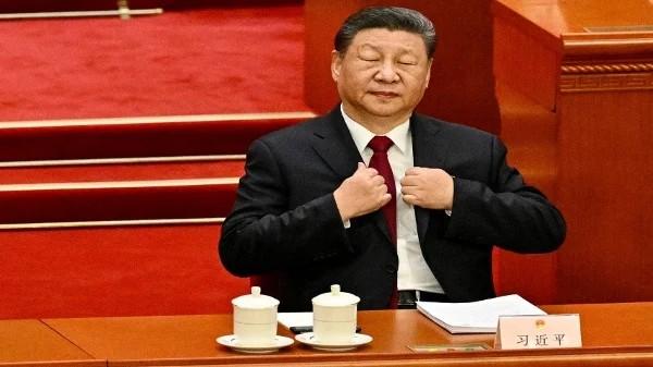 2025年3月5日,习近平在北京人民大会堂出席会议。(图片来源:PEDRO PARDO/AFP via Getty Images)