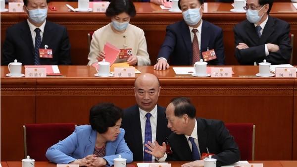 2023年3月11日,(从左至右)时任中共副总理孙春兰、中共中央政治局委员刘国中及中共政协副主席石泰峰于在北京出席中共全国人大第四次全体会议。(图片来源:Lintao Zhang/Getty Images)