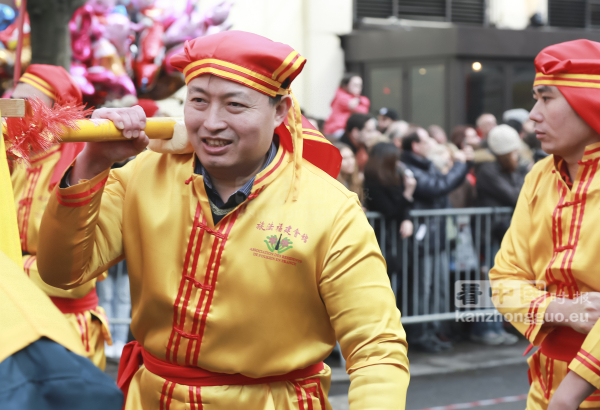 巴黎13区新年大游行(图组4)