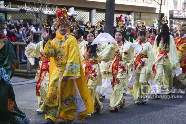 巴黎13区新年彩妆大游行(图组1)