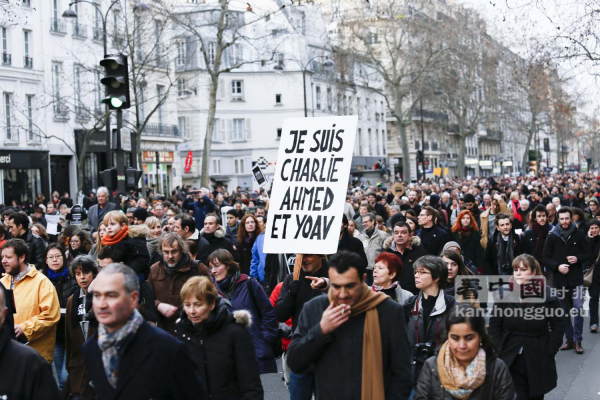 巴黎反恐大游行150万人 史无前例 (图组2) La plus grande manifestation enregistrée dans l'histoire de France (II)