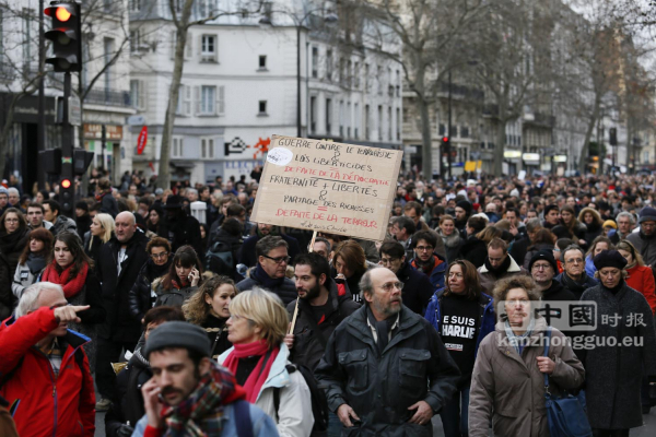 巴黎反恐大游行150万人 史无前例 (图组2) La plus grande manifestation enregistrée dans l'histoire de France (II)